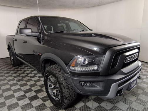 Brilliant Black Crystal Pearlcoat 2016 RAM 1500 Rebel