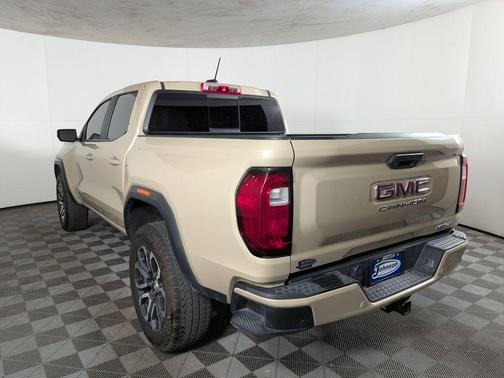 2024 GMC Canyon AT4