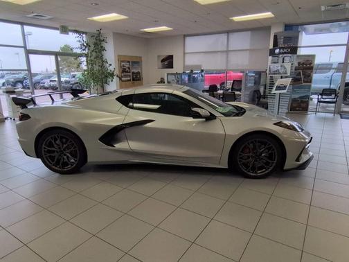 Blade Silver Metallic 2026 Chevrolet Corvette Stingray w/2LT