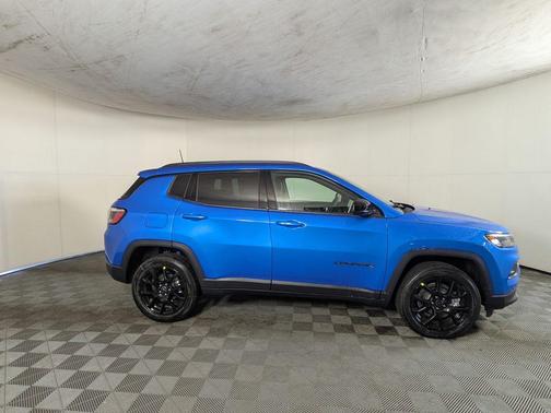 Hydro Blue Pearlcoat 2026 Jeep Compass Latitude