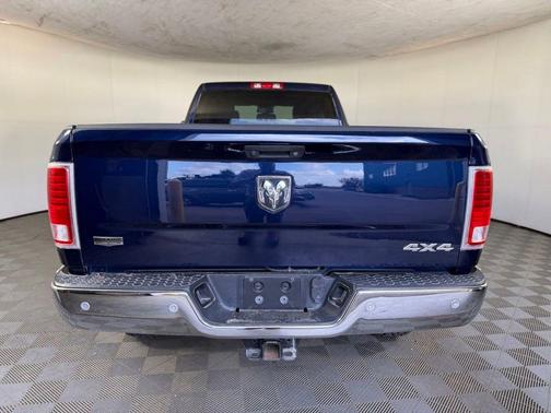 True Blue Pearlcoat 2018 RAM 3500 Laramie