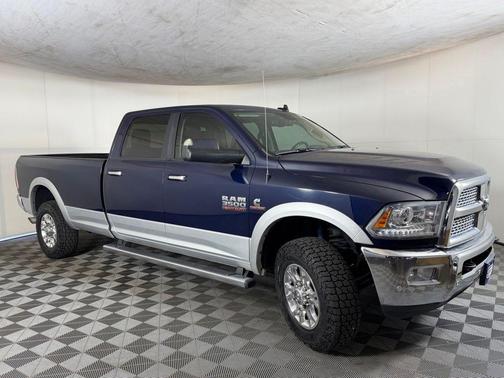 True Blue Pearlcoat 2018 RAM 3500 Laramie