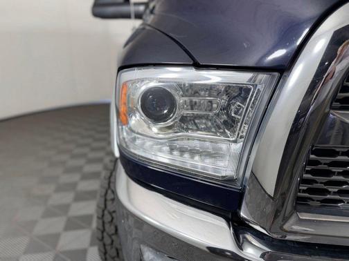 True Blue Pearlcoat 2018 RAM 3500 Laramie