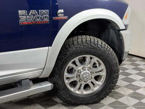 True Blue Pearlcoat 2018 RAM 3500 Laramie