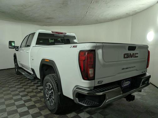 2026 GMC Sierra 2500 SLE