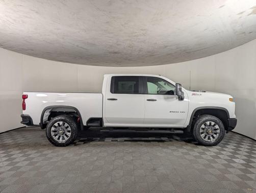 2026 Chevrolet Silverado 2500 Custom