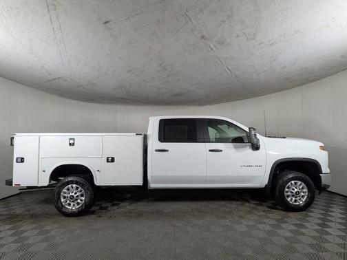 Summit White 2026 Chevrolet Silverado 2500 WT
