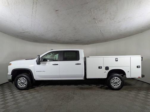 Summit White 2026 Chevrolet Silverado 2500 WT