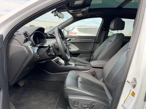 2025 Audi Q3 45 S line Premium