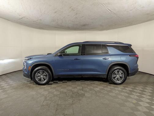 Lakeshore Blue Metallic 2025 Chevrolet Traverse LT