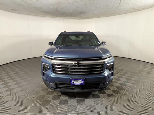 Lakeshore Blue Metallic 2025 Chevrolet Traverse LT