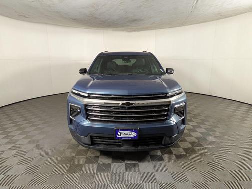 Lakeshore Blue Metallic 2025 Chevrolet Traverse LT