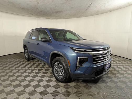 Lakeshore Blue Metallic 2025 Chevrolet Traverse LT