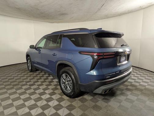 Lakeshore Blue Metallic 2025 Chevrolet Traverse LT