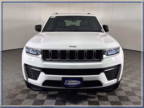 Bright White Clearcoat 2026 Jeep Grand Cherokee Limited