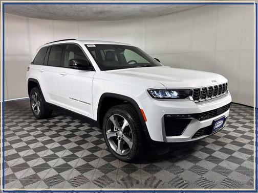 Bright White Clearcoat 2026 Jeep Grand Cherokee Limited