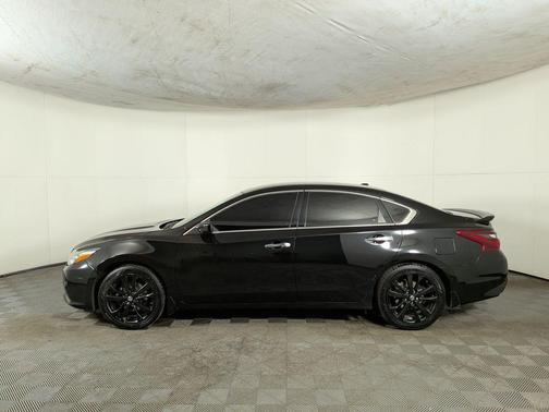 Black 2018 Nissan Altima 2.5 SR