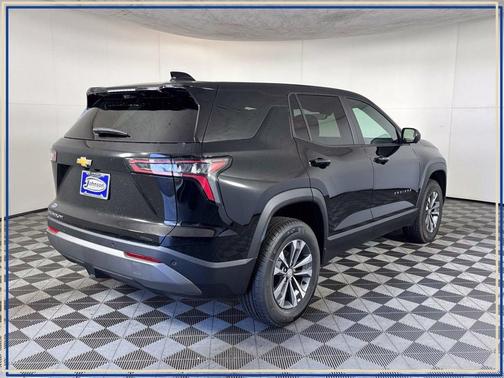 Mosaic Black Metallic 2026 Chevrolet Equinox LT