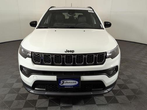 Bright White Clearcoat 2026 Jeep Compass Latitude