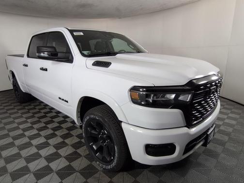 Bright White Clearcoat 2026 RAM 1500 Big Horn/Lone Star