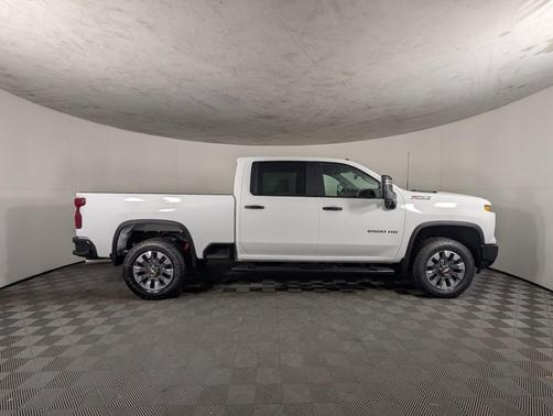 2026 Chevrolet Silverado 2500 Custom