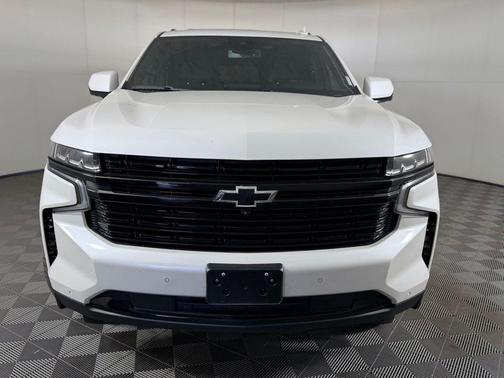 Iridescent Pearl Tricoat 2024 Chevrolet Tahoe RST