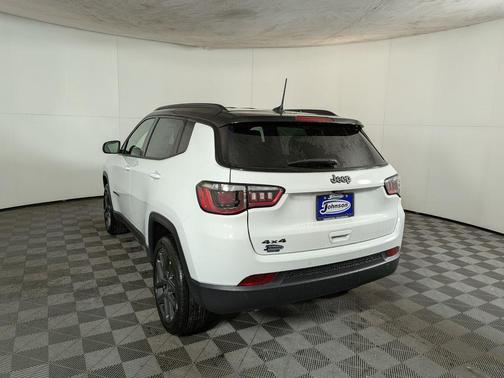 Bright White Clearcoat 2026 Jeep Compass Limited