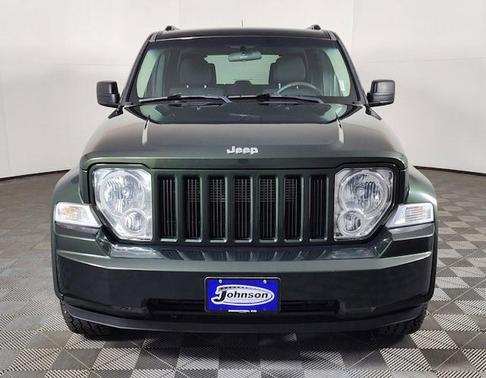 Photo 3 of 28 of 2010 Jeep Liberty Sport
