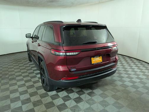 Velvet Red Pearlcoat 2023 Jeep Grand Cherokee Limited