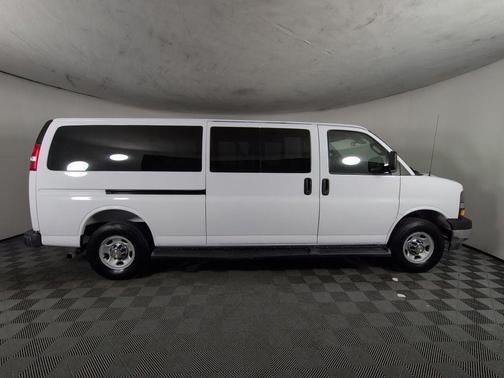 Summit White 2025 Chevrolet Express 3500 LT
