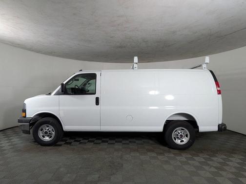 2025 GMC Savana 2500 Work Van