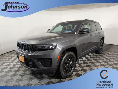 Metallic 2024 Jeep Grand Cherokee Laredo SUV