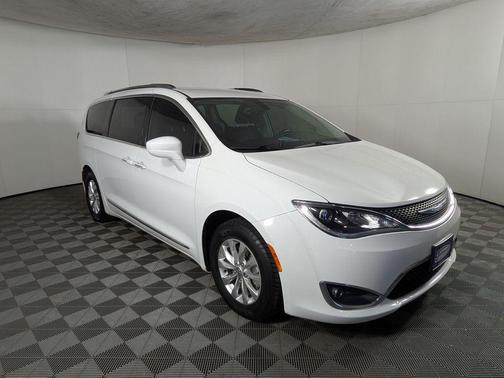 2018 Chrysler Pacifica Touring-L Plus