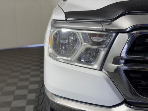 Bright White Clearcoat 2023 RAM 1500 Big Horn