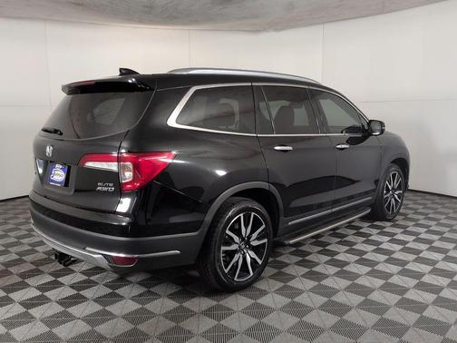 Crystal Black Pearl 2019 Honda Pilot Elite