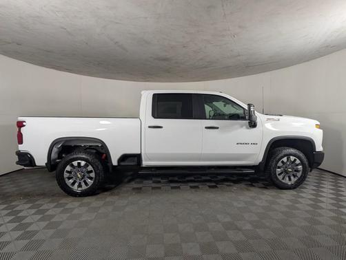 2026 Chevrolet Silverado 2500 Custom