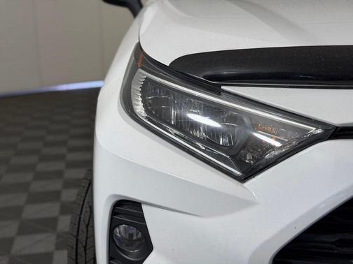 Super White 2019 Toyota RAV4 XLE