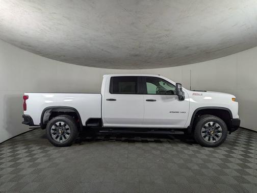2026 Chevrolet Silverado 2500 Custom