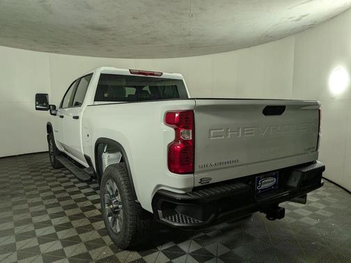 2026 Chevrolet Silverado 2500 Custom