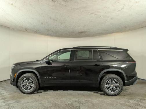 Mosaic Black Metallic 2026 Chevrolet Traverse LT
