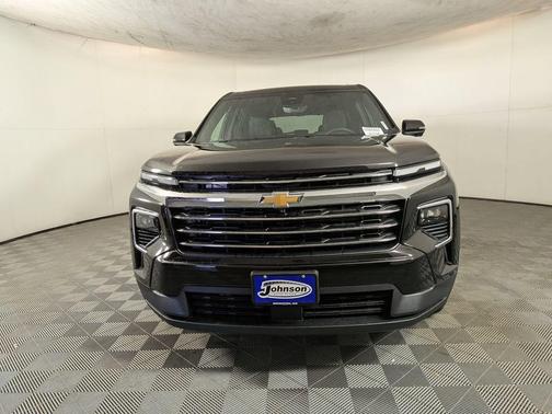 Mosaic Black Metallic 2026 Chevrolet Traverse LT