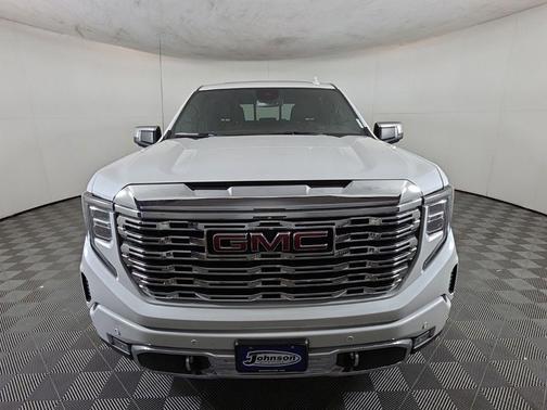 White Frost Tri-Coat 2022 GMC Sierra 1500 Denali