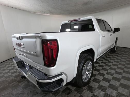 White Frost Tri-Coat 2022 GMC Sierra 1500 Denali