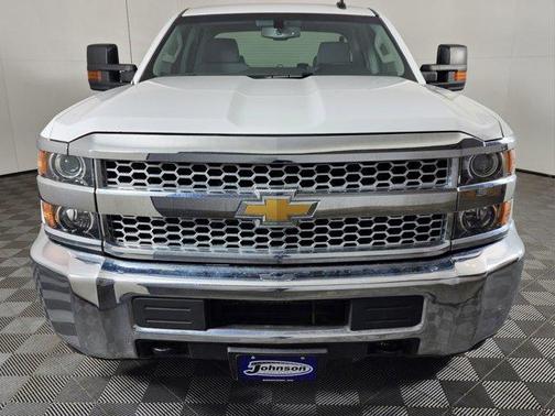 Photo 2 of 30 of 2019 Chevrolet Silverado 2500 WT