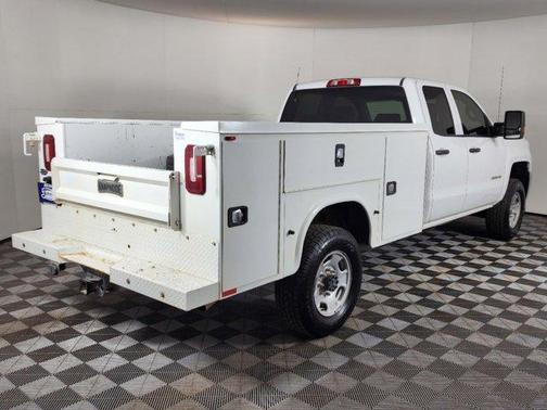 Photo 5 of 30 of 2019 Chevrolet Silverado 2500 WT