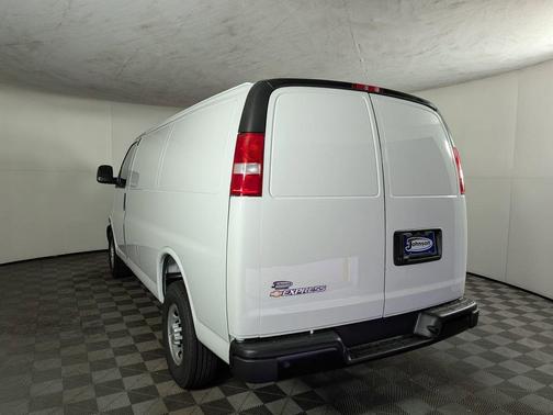 Summit White 2026 Chevrolet Express 2500 Work Van