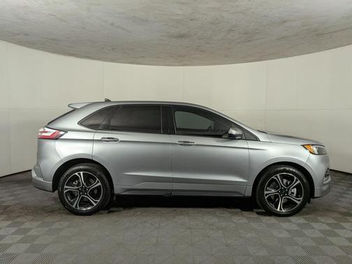 2022 Ford Edge ST