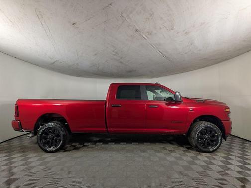 Molten Red Pearlcoat 2026 RAM 3500 Big Horn