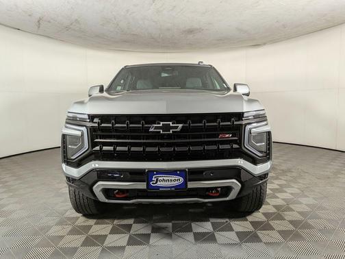 Sterling Gray Metallic 2025 Chevrolet Suburban Z71