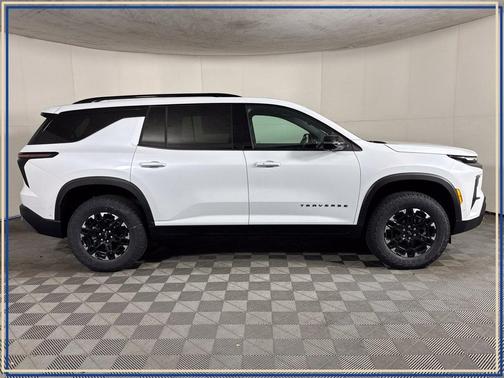Polar White 2027 Chevrolet Traverse Z71